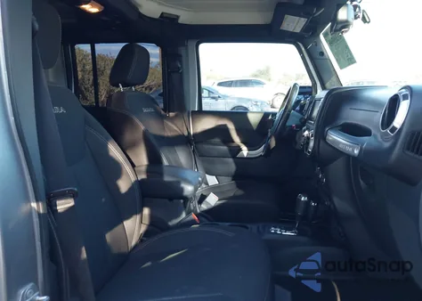 2016 Jeep Wrangler Unlimited Sahara z USA, uszkodzony, nr VIN 1C4BJWEG2GL295013